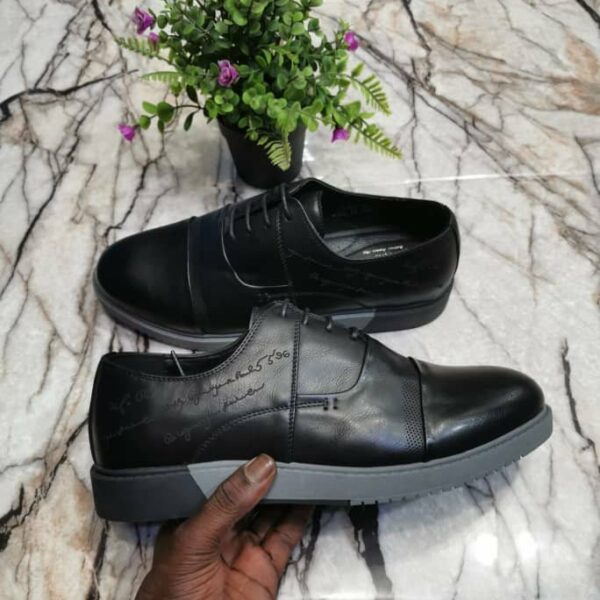 Chaussures de ville classique décontractées en cuir pour hommes, confortables