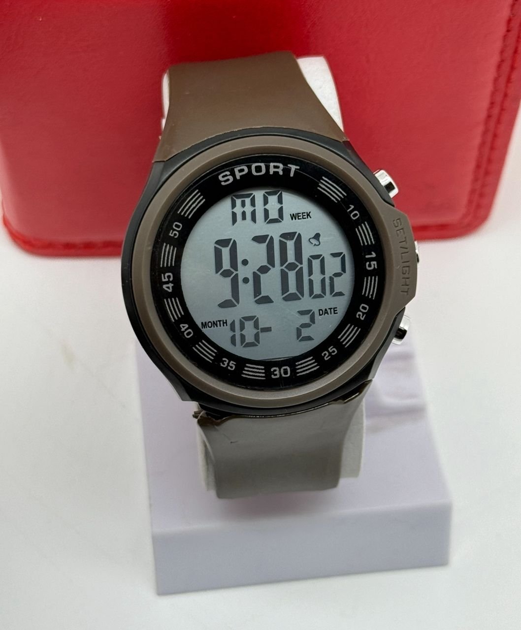 2025/10/IMG-20251022-WA0100.jpg Montre de classe élégante– Style intemporel et raffiné. – Image 1