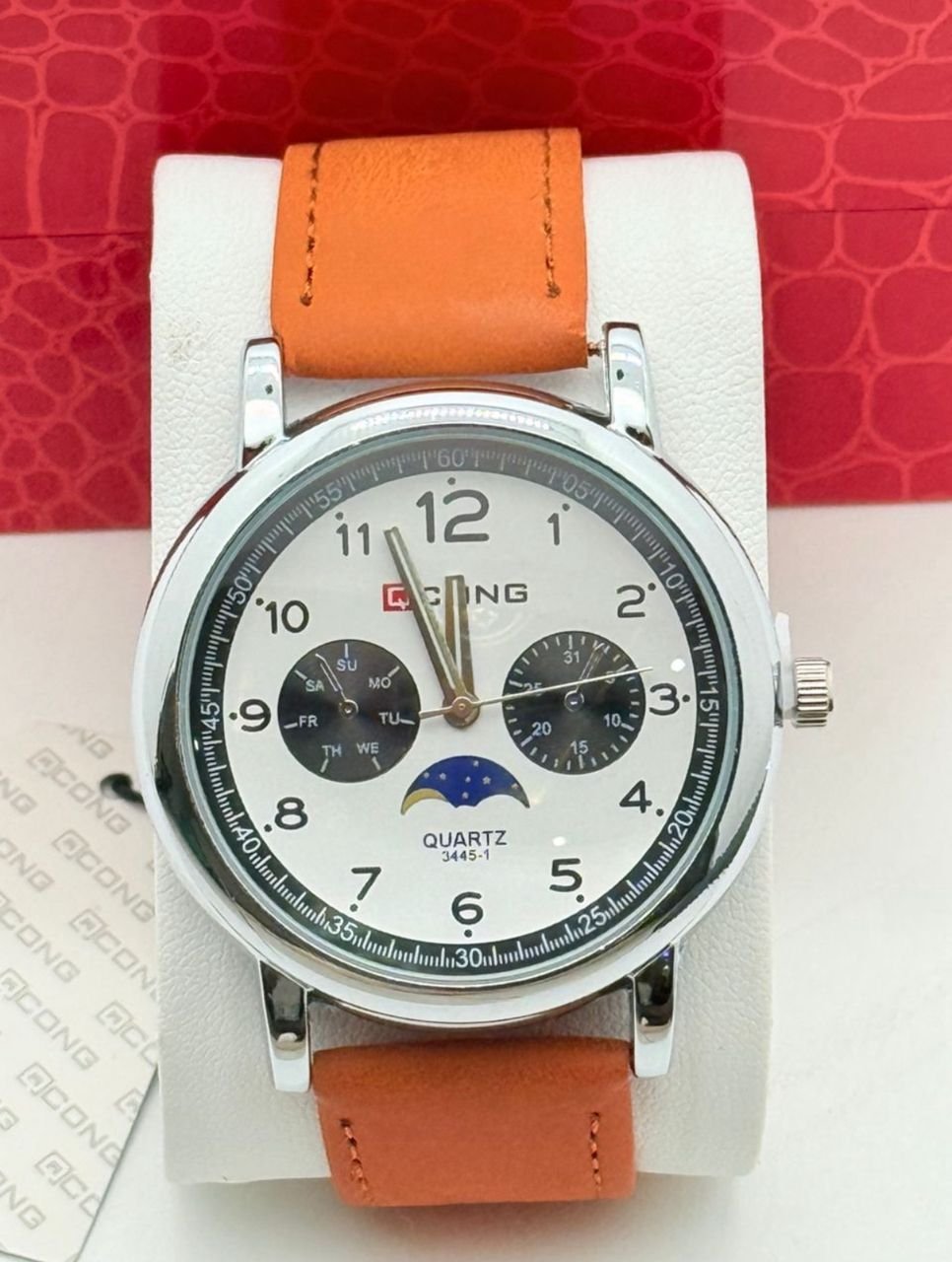 2025/10/IMG-20251023-WA0047.jpg Montre de classe élégante– Style intemporel et raffiné. – Image 1