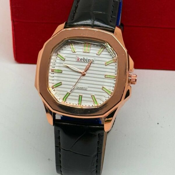 Montre de classe  élégante– Style intemporel et raffiné.