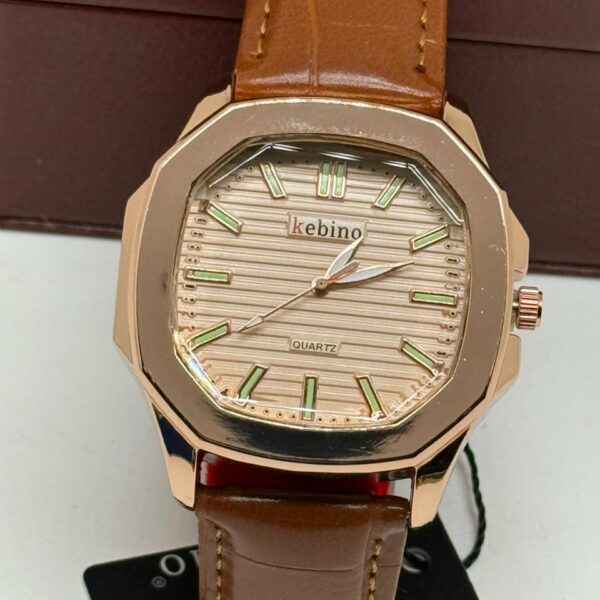 Montre de classe  élégante– Style intemporel et raffiné.