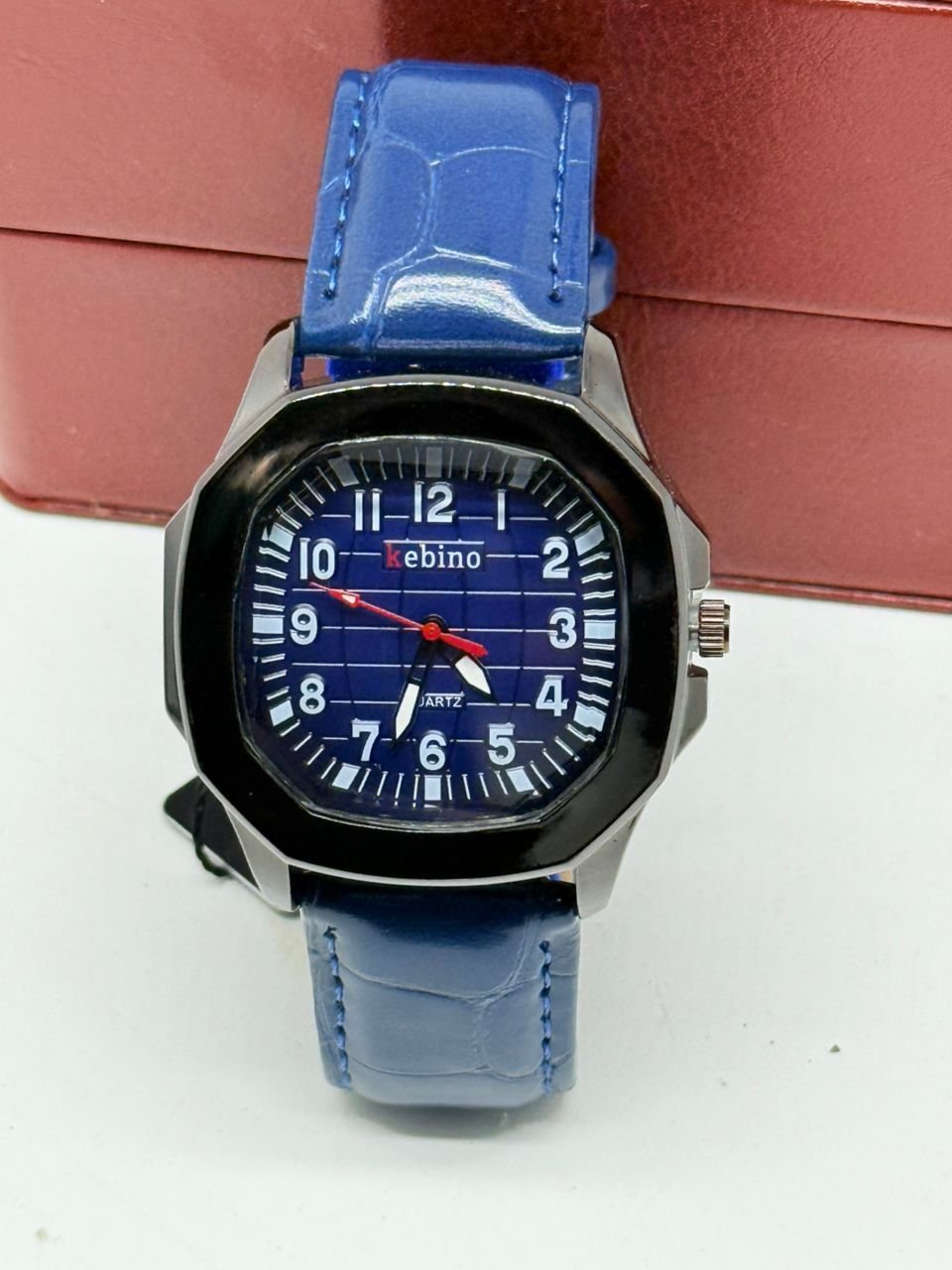 2025/10/IMG-20251023-WA0101.jpg Montre de classe élégante– Style intemporel et raffiné. – Image 1