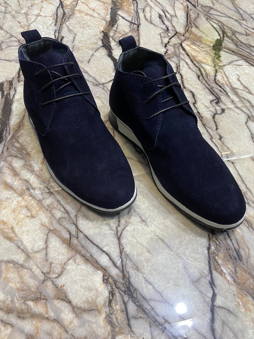 2025/12/1003051181-2.jpg Chaussure de ville classique en daim pour homme – Élégance et confort – Image 1