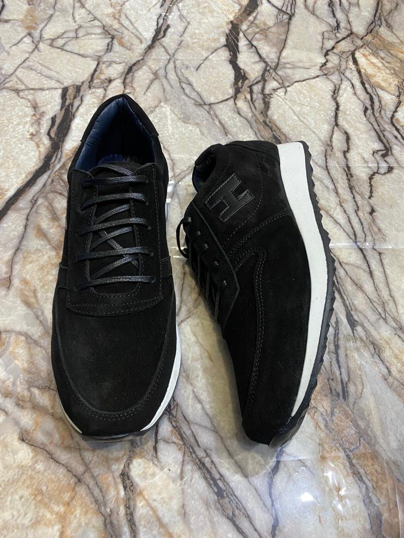 2025/12/1003051194-1.jpg ProduitChaussure de ville classique en daim pour homme – Élégance et confort – Image 1