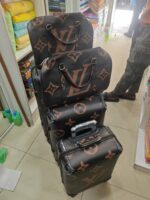 Lot de 3 valises et 2sacs premium haut de gamme - élégance, confort et durabilité - style chic - luxe - collection signature – Image 4