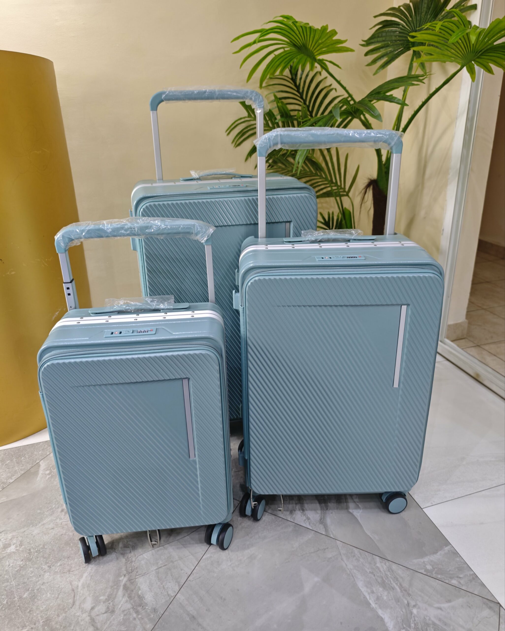 2026/08/451988-1-scaled.jpg lot de 3 valises en silicone - incassable - haut de gamme - qualité premium – Image 1